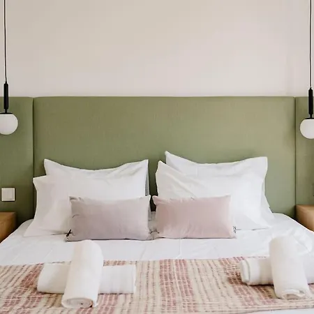 Mainstreet Designer 5 アパート