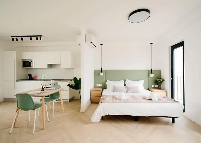 Mainstreet Designer 5 Apartment *